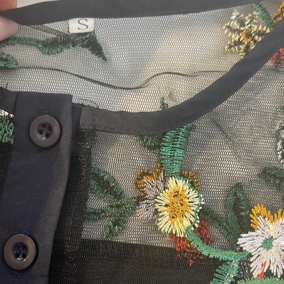 Floral blouse. Size:S - Picture 6 of 8